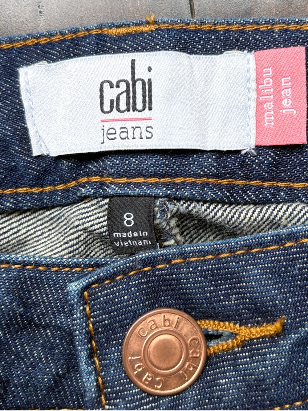 cabi Women's Straight Malibu Jeans 8 fall old money classic mom-jeans timeless - Picture 2 of 12